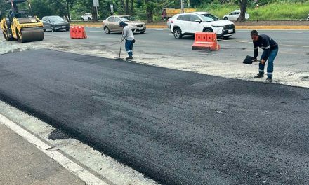 Obras Públicas avanzó con trabajos de bacheo y pavimentación durante fin de semana