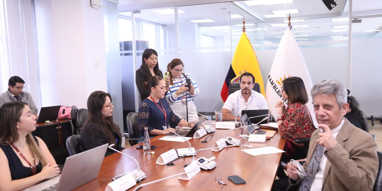 Comisión de Relaciones Internacionales conoció una propuesta que reforma 57 artículos de la Ley Orgánica de Movilidad Humana