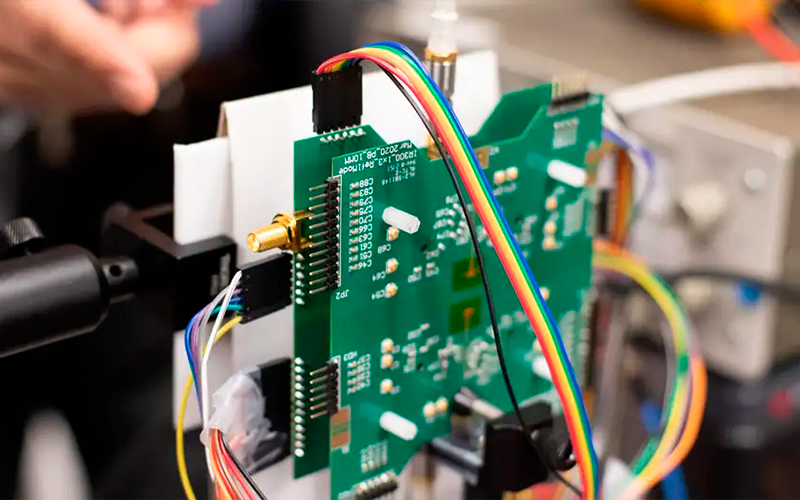 EE. UU. prepara aranceles a semiconductores y farmaceúticos