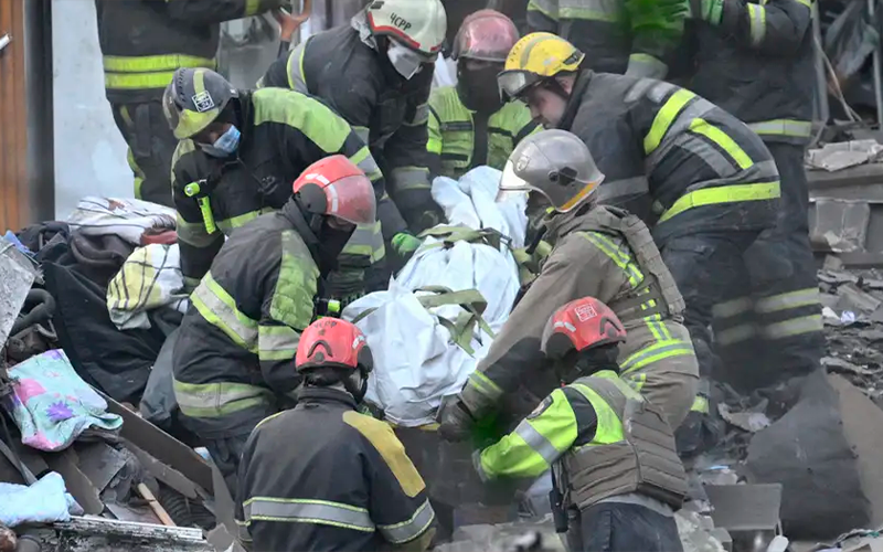 Al menos nueve muertos en ataque ruso contra Kiev
