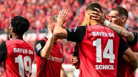 Bayer Leverkusen de Piero Hincapié venció al FC Augsburg en la Bundesliga