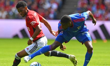 EUROPA LEAGUE | El picante cruce entre jugadores del Manchester United y el Lyon antes del duelo por copa