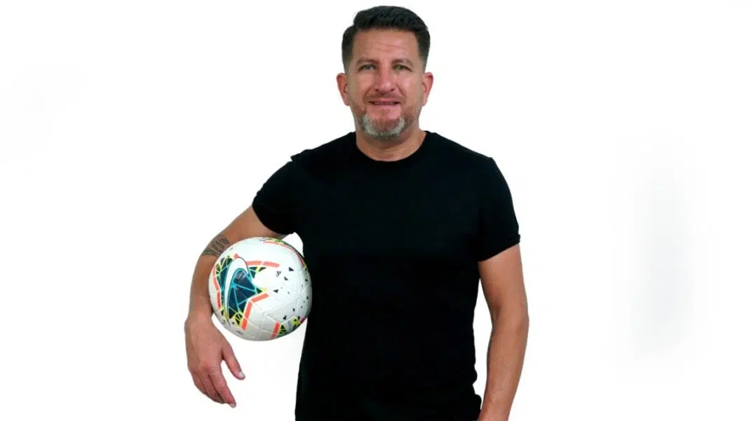 Patricio Urrutia asume como nuevo entrenador de Delfín SC