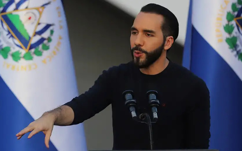 Bukele fustiga a Maduro por rechazar canje de migrantes