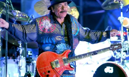 Carlos Santana da positivo a Covid-19 tras ser hospitalizado