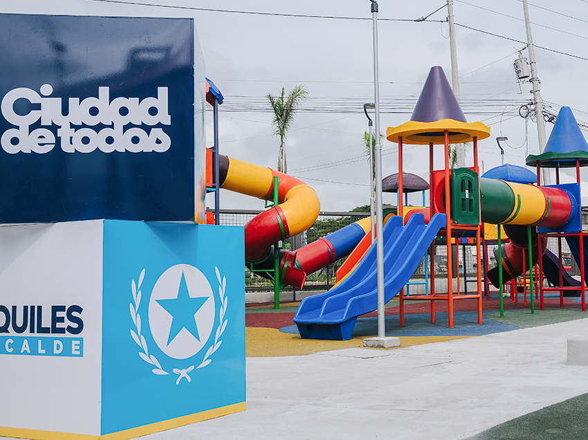Chongón recibe dos nuevos parques con modernas instalaciones deportivas y áreas de recreación