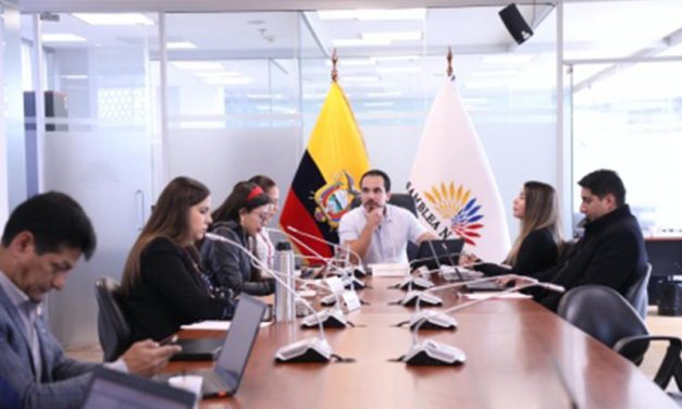 Comisión aprobó informe no vinculante sobre el cumplimiento de las recomendaciones relacionadas con la evaluación de la Ley de Movilidad Humana