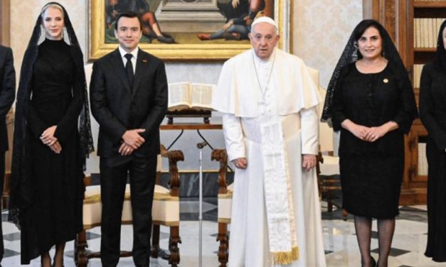 Daniel Noboa viajará al funeral del papa Francisco con una delegación