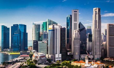 ¿Quién llenará el vacío que deja EEUU? El tercer centro financiero del planeta advierte de una “transición mundial desordenada”