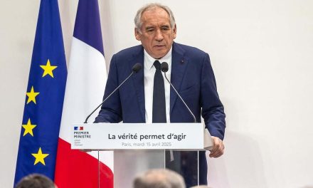 Francia descarta subir impuestos para recuperar sus cuentas y planea reducir el gasto un 6%