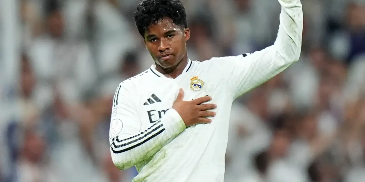 ESPAÑA | Endrick le pone presión a Julián Álvarez mientras iguala marca de Cristiano Ronaldo en Real Madrid