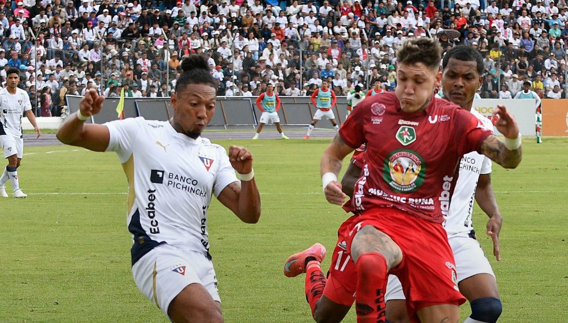 Mushuc Runa venció agónicamente a LDU con error de Domínguez
