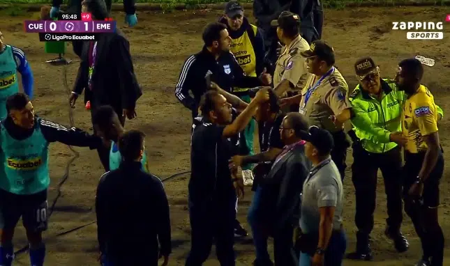 FINAL CALIENTE: Así fueron los incidentes entre los banquillos del Emelec y el Cuenca
