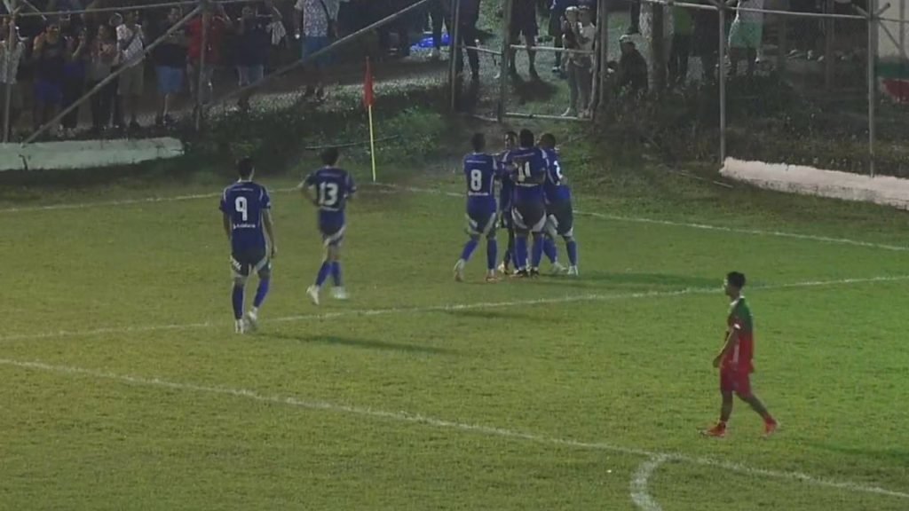 Luis Fragozo brilló en amistoso de Emelec: el Bombillo goleó al Jipijapa FC en la Noche Raspada