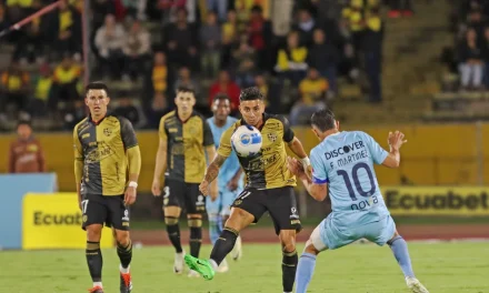 U. Católica vs. Barcelona será reprogramado por participación en torneos CONMEBOL