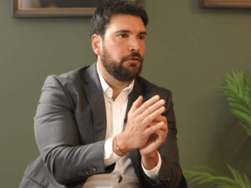 ‘Si el presidente te llama, tienes la obligación moral de ayudar’: Jan Topić responde a Luisa González