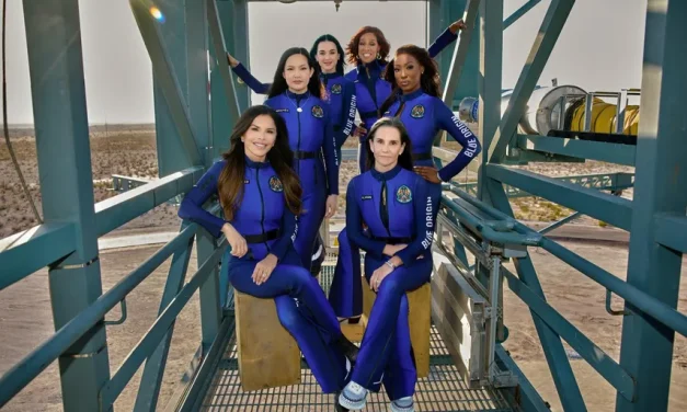 Katy Perry se pronuncia tras las críticas por vuelo espacial de Blue Origin