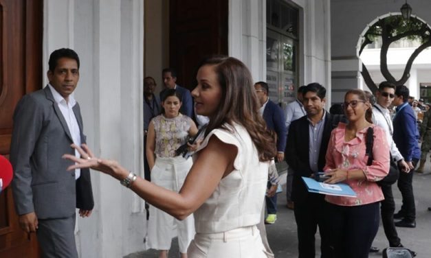 Marcela Aguiñaga acepta triunfo de Noboa, pero cuestiona imparcialidad del CNE