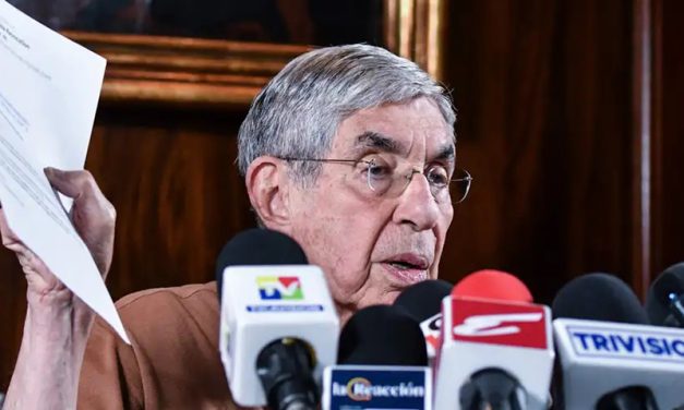 EE.UU. revoca la visa al Premio Nobel de la Paz Oscar Arias