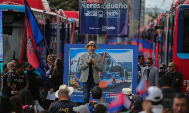 Pabel Muñoz dice que dinero que adeuda el Gobierno serviría para compra de más trolebuses
