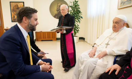 El papa Francisco recibió al vicepresidente de EEUU JD Vance en su residencia de Santa Marta