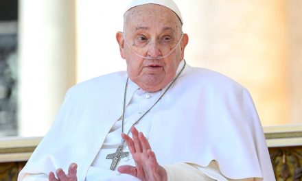 El Vaticano revela la causa de la muerte del papa Francisco