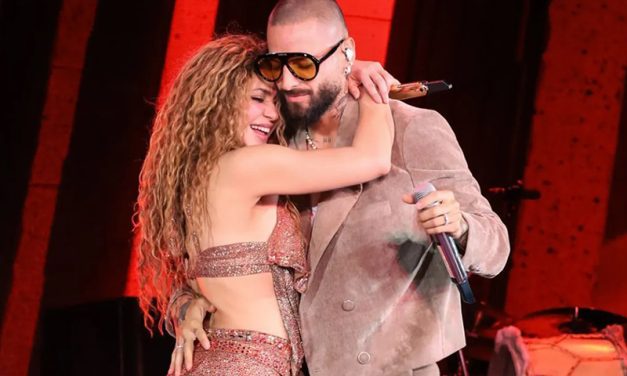 Shakira comparte escenario con Maluma en Medellín y enloquecen a los colombianos