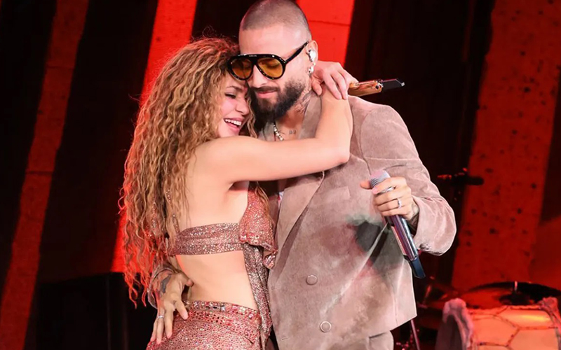 Shakira comparte escenario con Maluma en Medellín y enloquecen a los colombianos