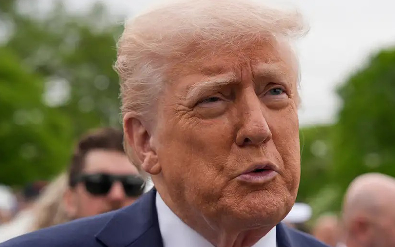 Trump acusa a Harvard de ser “antisemita”