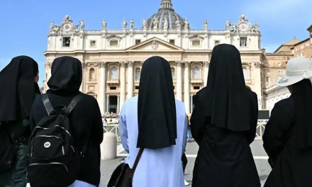 Vaticano prevé trasladar cuerpo del papa el 23 de abril