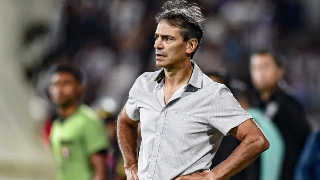 Destino Olimpia: Universitario de Deportes anuncia la salida de Fabián Bustos