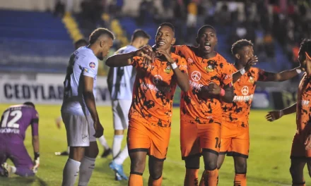 Libertad FC supera a U. Católica y suma su segunda victoria consecutiva