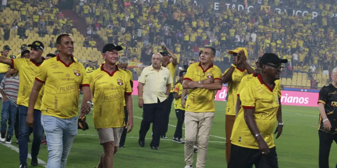 EMOTIVO: Así fue el reconocimiento a las glorias de BSC