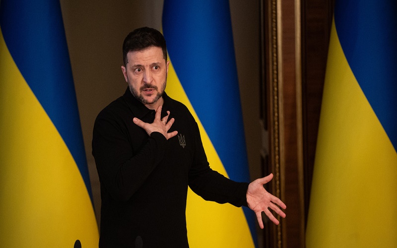 Zelenski prorroga la ley marcial que prohíbe celebrar elecciones