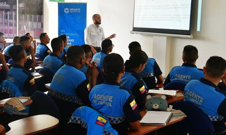 Agentes de Control Municipal se capacitan en manejo de residuos sólidos