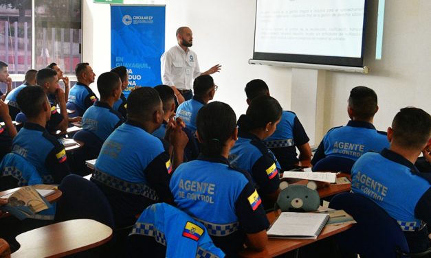 Agentes de Control Municipal se capacitan en manejo de residuos sólidos