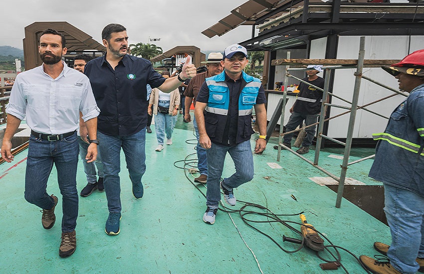 Alcalde Aquiles Alvarez inaugura dos nuevos parques en Chongón e inspecciona avance de paso peatonal en Vía a la Costa