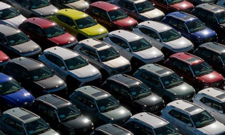 Trump estudia suavizar los aranceles al automóvil tras las quejas de la propia industria de EEUU