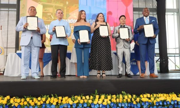 Asambleístas electos por Guayas recibieron sus credenciales en Guayaquil