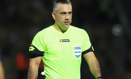 Carlos Benítez será el juez central para el partido Barcelona SC vs. Universitario por copa libertadores