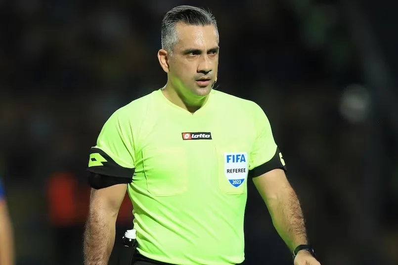 Carlos Benítez será el juez central para el partido Barcelona SC vs. Universitario por copa libertadores