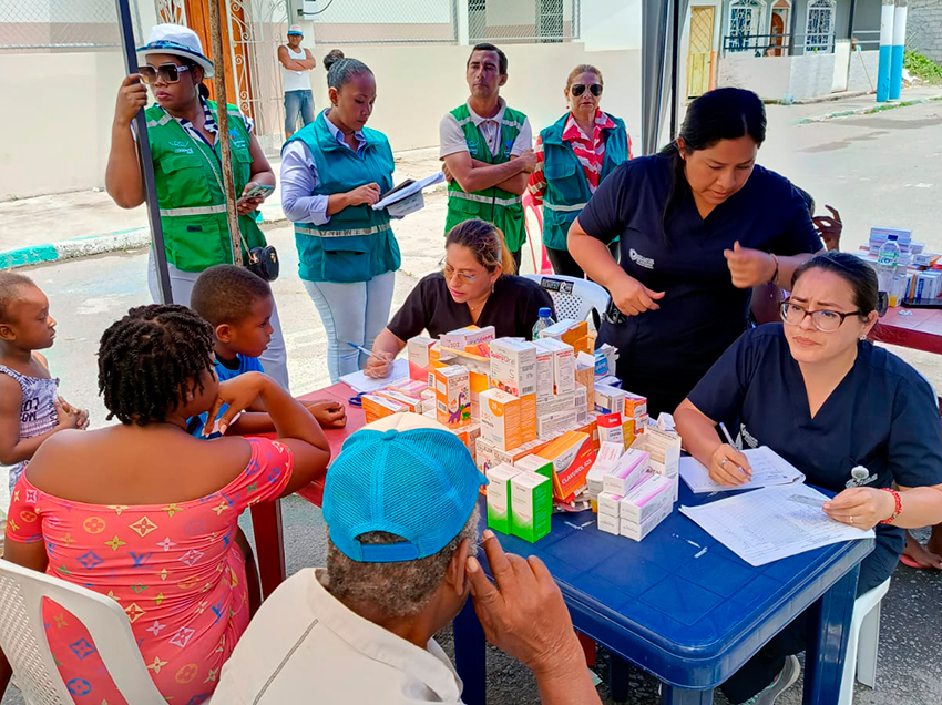 Brigada médica municipal atendió a más de 1.000 damnificados de Esmeraldas