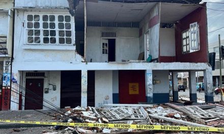 Daniel Noboa dispone el despliegue de ministros a Esmeraldas tras temblor