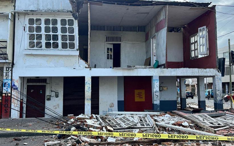 Daniel Noboa dispone el despliegue de ministros a Esmeraldas tras temblor