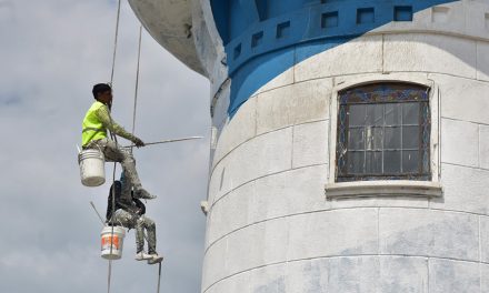 Faro del cerro Santa Ana recibe mantenimiento integral