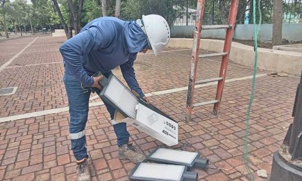 Siglo XXI cambió las luminarias en la Plazoleta de la Fe