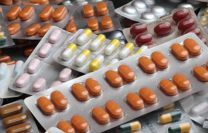 Trump busca reducir los precios de los medicamentos de EE.UU. a niveles internacionales, dicen fuentes
