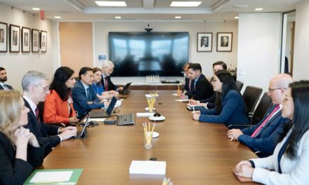 Ministra Sariha Moya consolida respaldo de multilaterales en Washington