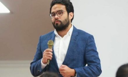 Ministro de Salud envió mensaje en redes sociales tras rumores de supuesta renuncia