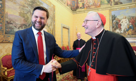 JD Vance se reunió con el secretario de Estado del Vaticano: no tiene previsto un encuentro con el papa Francisco
